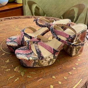 Urban Outfitters Groovy Heel Size 10